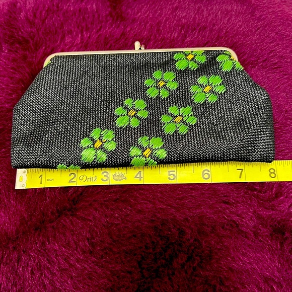 Black Raffia Clutch Bag with Green Embroidery Design - Picture 5 of 7